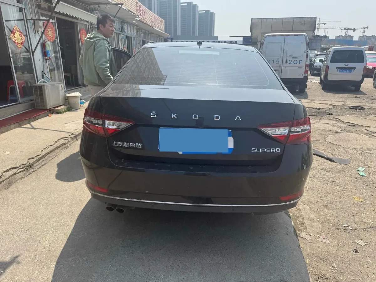 2018 Skoda Superb 1.8T 180HP L4 7DCT,autocango,china used car exporter,china ev exporter,chinese used car exporter,chinese used ev exporter