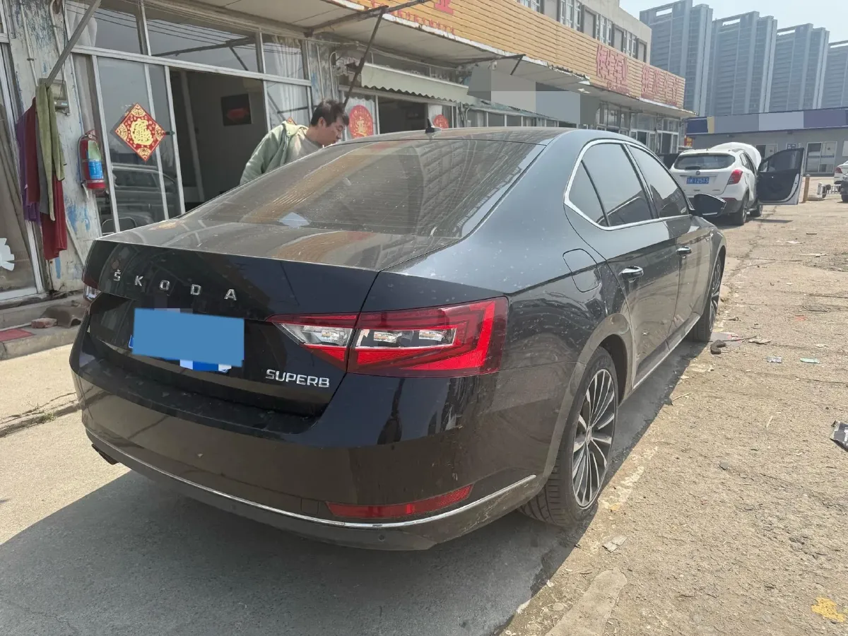 2018 Skoda Superb 1.8T 180HP L4 7DCT,autocango,china used car exporter,china ev exporter,chinese used car exporter,chinese used ev exporter