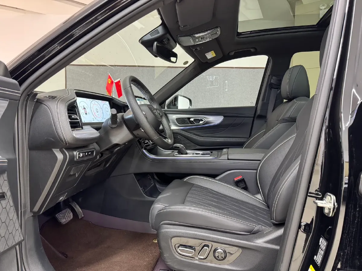 2025 GAC Trumpchi GS8 2.0T 252HP L4 8AT,autocango,china used car exporter,china ev exporter,chinese used car exporter,chinese used ev exporter