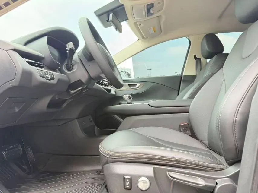 2024 HongQi E-QM5 BEV 60KWH,autocango,china used car exporter,china ev exporter,chinese used car exporter,chinese used ev exporter