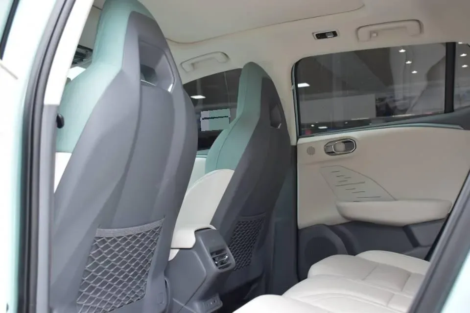 2023 LYNK&CO 06 EM-P 1.5L 120HP L4 3DHT PHEV 19.09KWH,autocango,china used car exporter,china ev exporter,chinese used car exporter,chinese used ev exporter