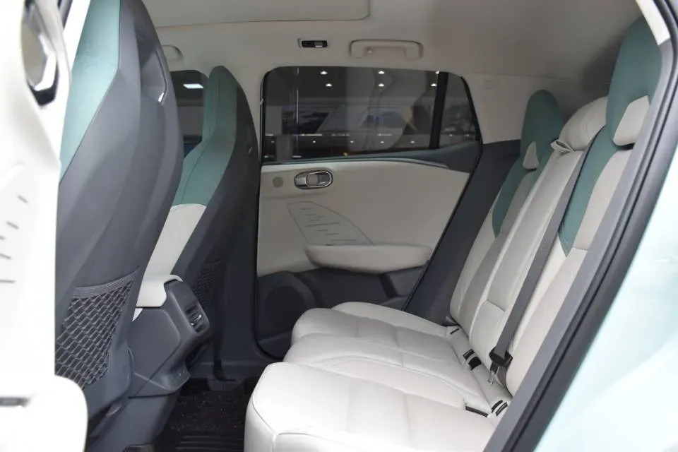 2023 LYNK&CO 06 EM-P 1.5L 120HP L4 3DHT PHEV 19.09KWH,autocango,china used car exporter,china ev exporter,chinese used car exporter,chinese used ev exporter