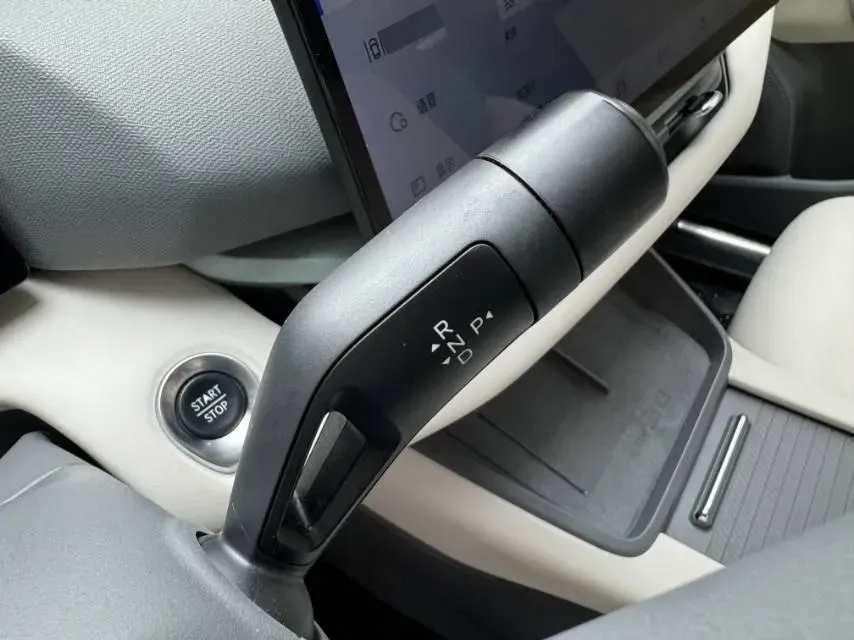 2023 LYNK&CO 06 EM-P 1.5L 120HP L4 3DHT PHEV 19.09KWH,autocango,china used car exporter,china ev exporter,chinese used car exporter,chinese used ev exporter