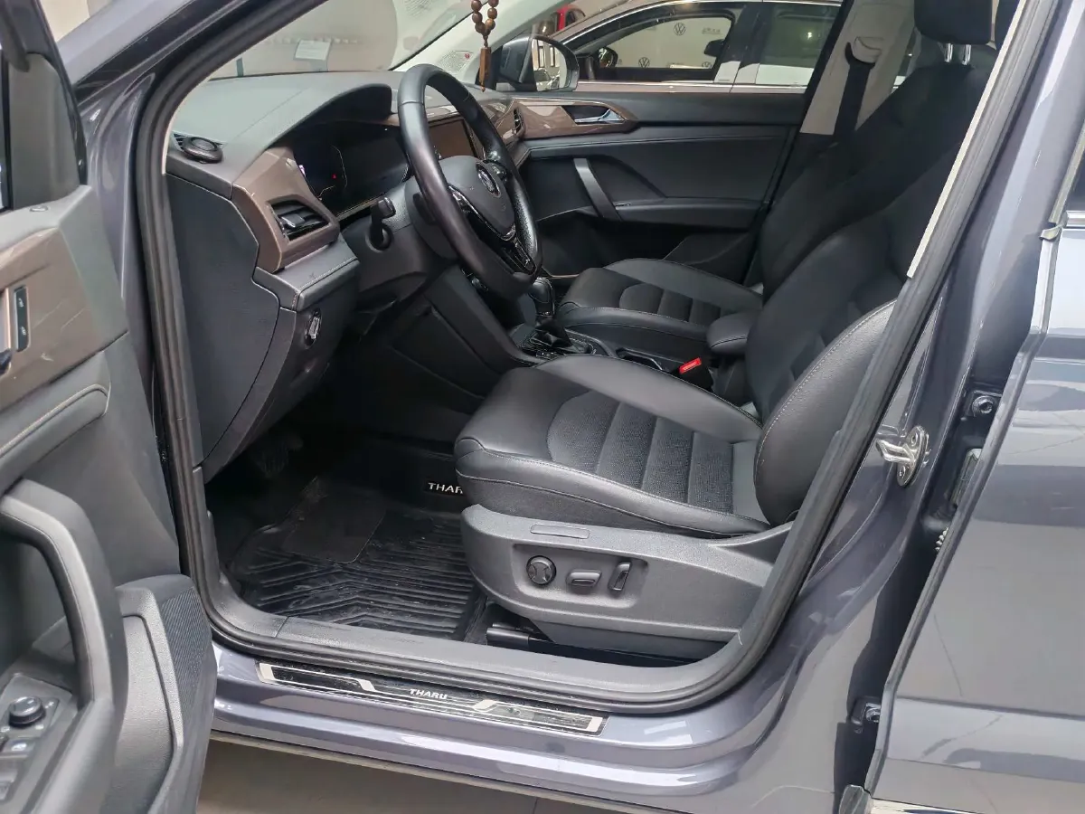 2019 Jeep Compass 1.3T 173HP L4 9AT,autocango,china used car exporter,china ev exporter,chinese used car exporter,chinese used ev exporter