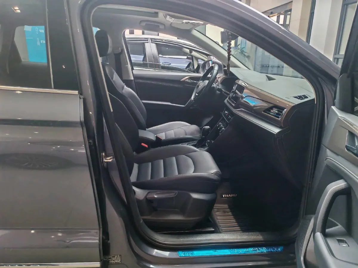 2019 Jeep Compass 1.3T 173HP L4 9AT,autocango,china used car exporter,china ev exporter,chinese used car exporter,chinese used ev exporter