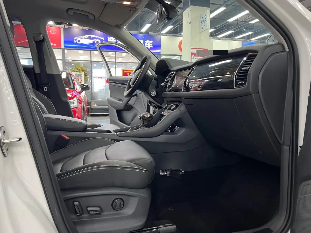 2017 Skoda Kodiak 1.8T 180HP L4 7DCT,autocango,china used car exporter,china ev exporter,chinese used car exporter,chinese used ev exporter