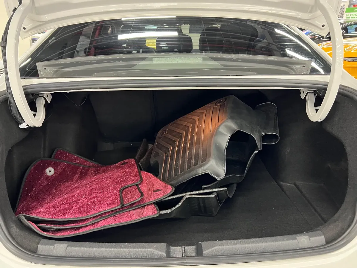 2017 Skoda Kodiak 1.8T 180HP L4 7DCT,autocango,china used car exporter,china ev exporter,chinese used car exporter,chinese used ev exporter