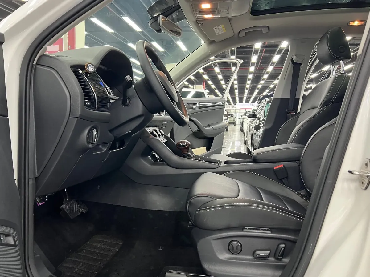 2017 Skoda Kodiak 1.8T 180HP L4 7DCT,autocango,china used car exporter,china ev exporter,chinese used car exporter,chinese used ev exporter