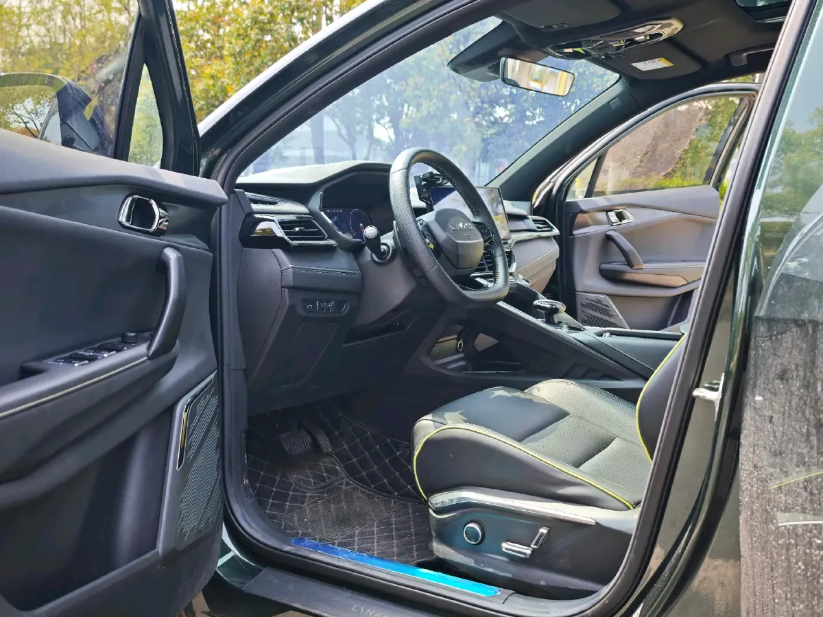 2023 LYNK&CO 03 1.5T 181HP L4 7DCT,autocango,china used car exporter,china ev exporter,chinese used car exporter,chinese used ev exporter