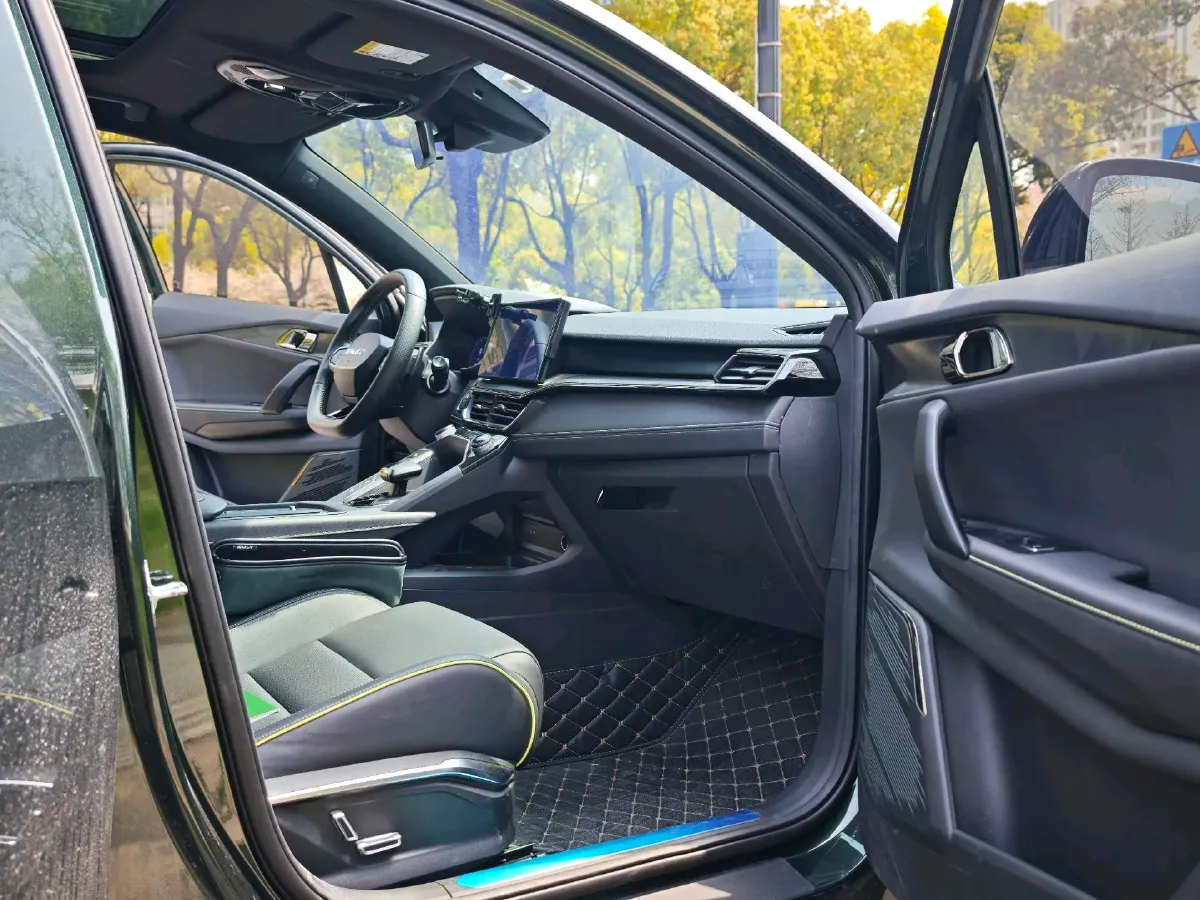 2023 LYNK&CO 03 1.5T 181HP L4 7DCT,autocango,china used car exporter,china ev exporter,chinese used car exporter,chinese used ev exporter