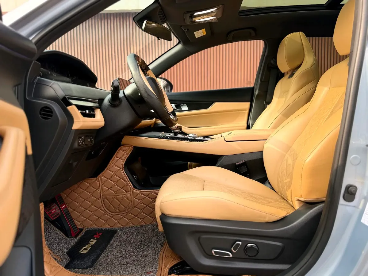 2021 ChangAn UNI-K 2.0T 233HP L4 8AT,autocango,china used car exporter,china ev exporter,chinese used car exporter,chinese used ev exporter