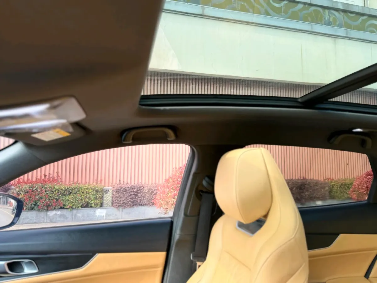 2021 ChangAn UNI-K 2.0T 233HP L4 8AT,autocango,china used car exporter,china ev exporter,chinese used car exporter,chinese used ev exporter