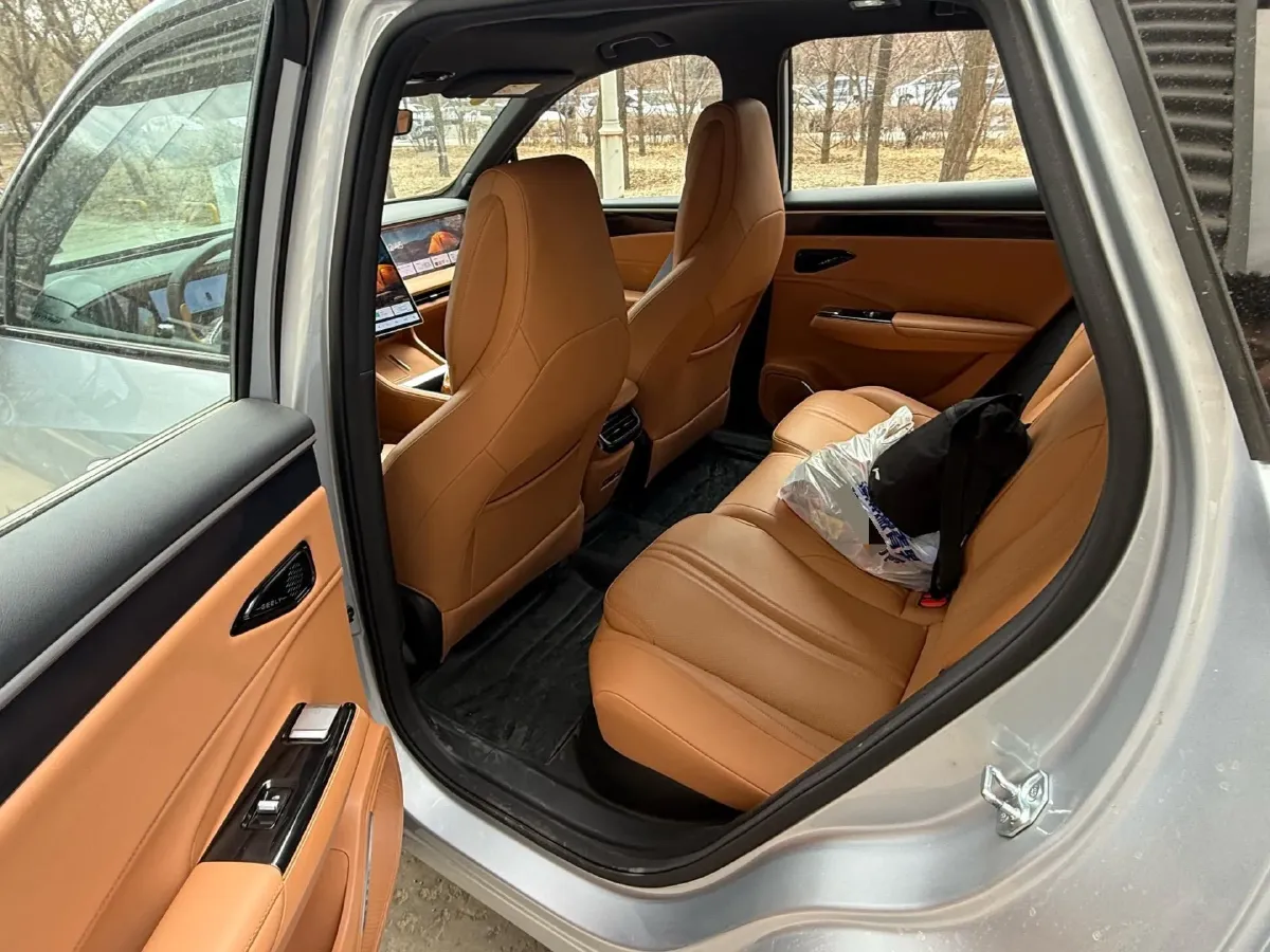 2025 Geely Galaxy L7 1.5L 112HP L4 1DHT PHEV 18.4KWH,autocango,china used car exporter,china ev exporter,chinese used car exporter,chinese used ev exporter