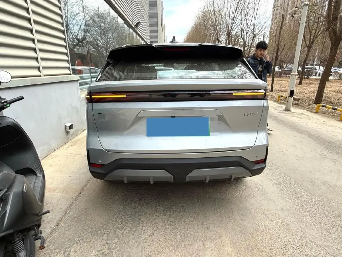 2025 Geely Galaxy L7 1.5L 112HP L4 1DHT PHEV 18.4KWH,autocango,china used car exporter,china ev exporter,chinese used car exporter,chinese used ev exporter