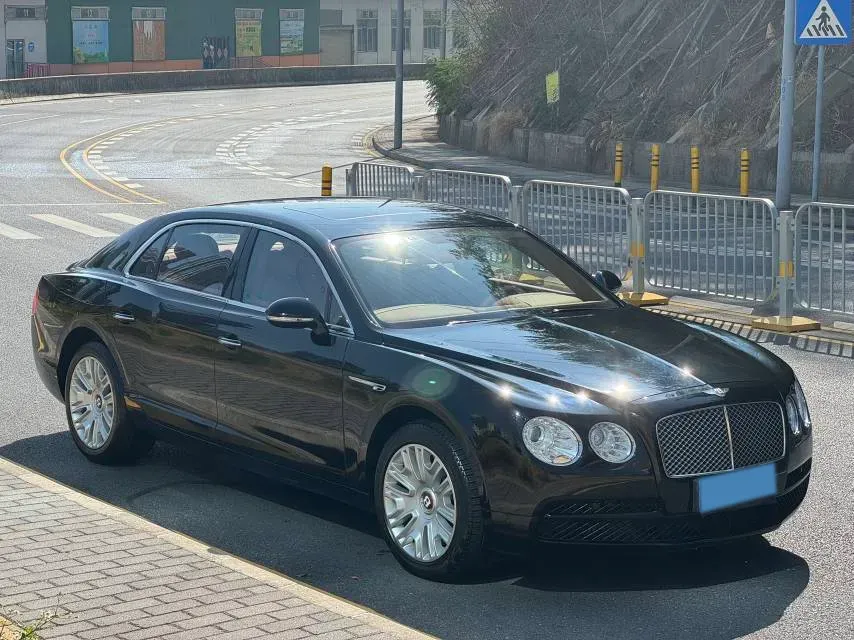 2017 Bentley Flying Spur 4.0T 528HP V8 8AT,autocango,china used car exporter,china ev exporter,chinese used car exporter,chinese used ev exporter