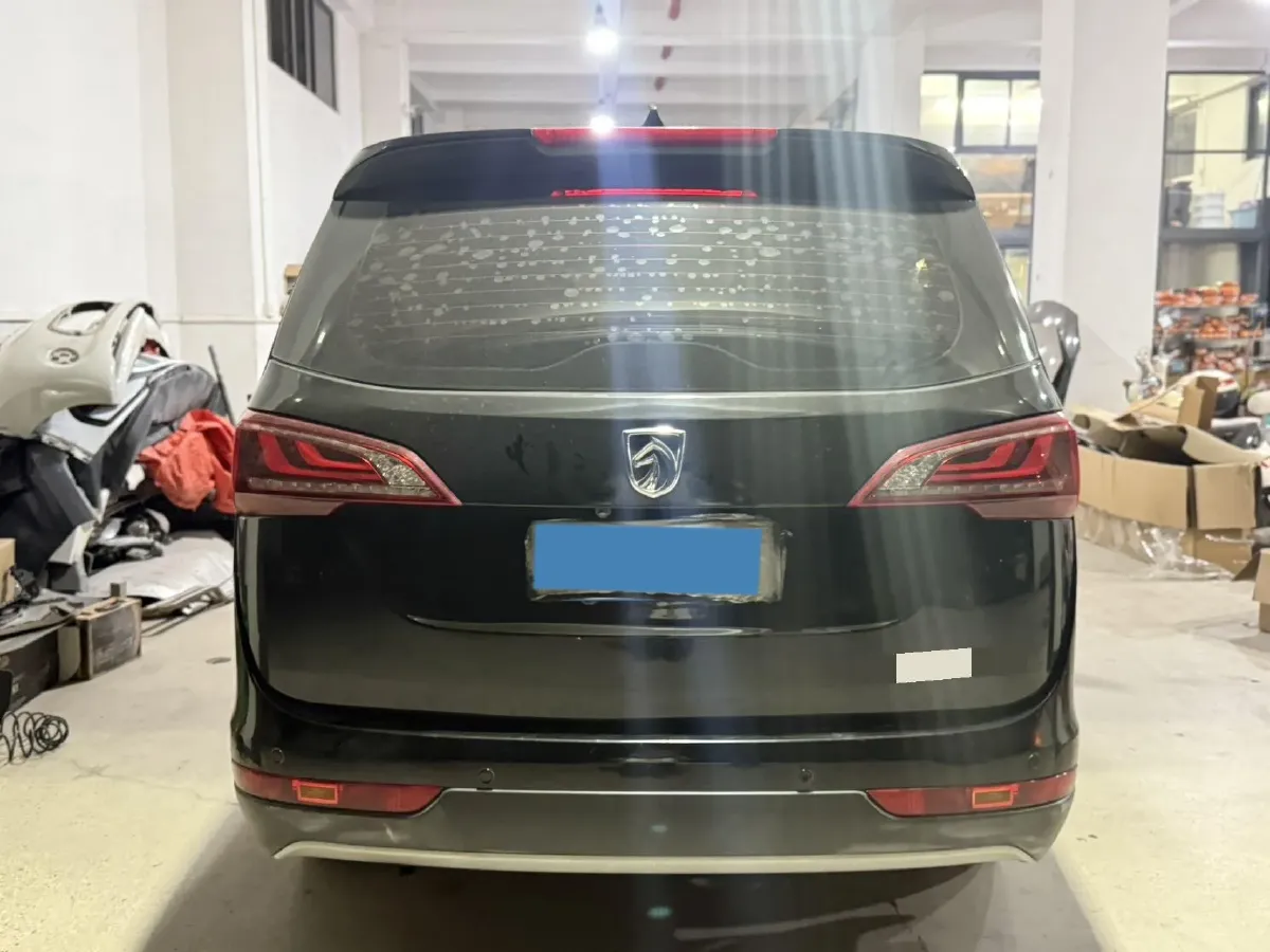 2017 BaoJun 730 1.5T 150HP L4 6MT,autocango,china used car exporter,china ev exporter,chinese used car exporter,chinese used ev exporter