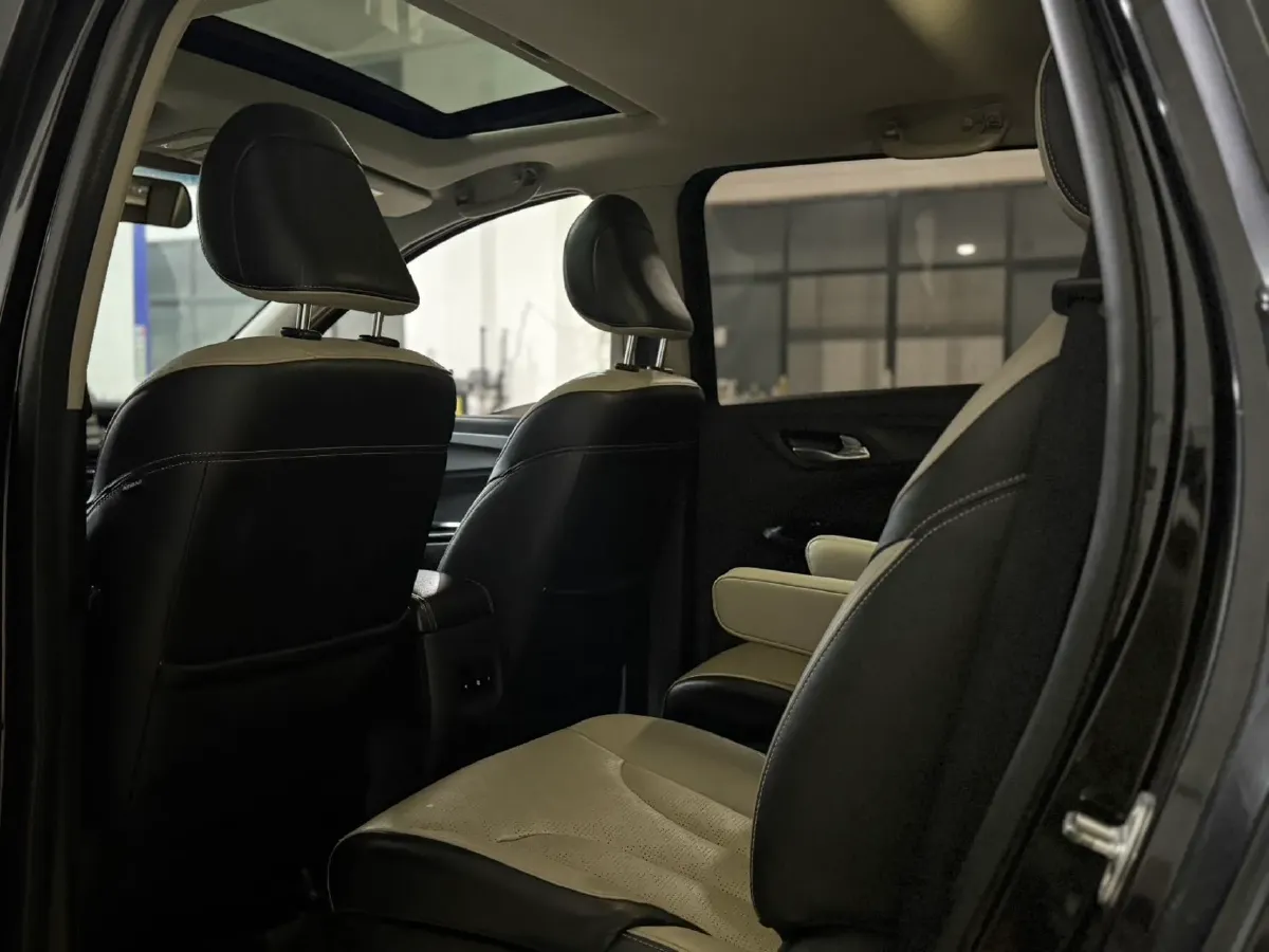 2017 BaoJun 730 1.5T 150HP L4 6MT,autocango,china used car exporter,china ev exporter,chinese used car exporter,chinese used ev exporter