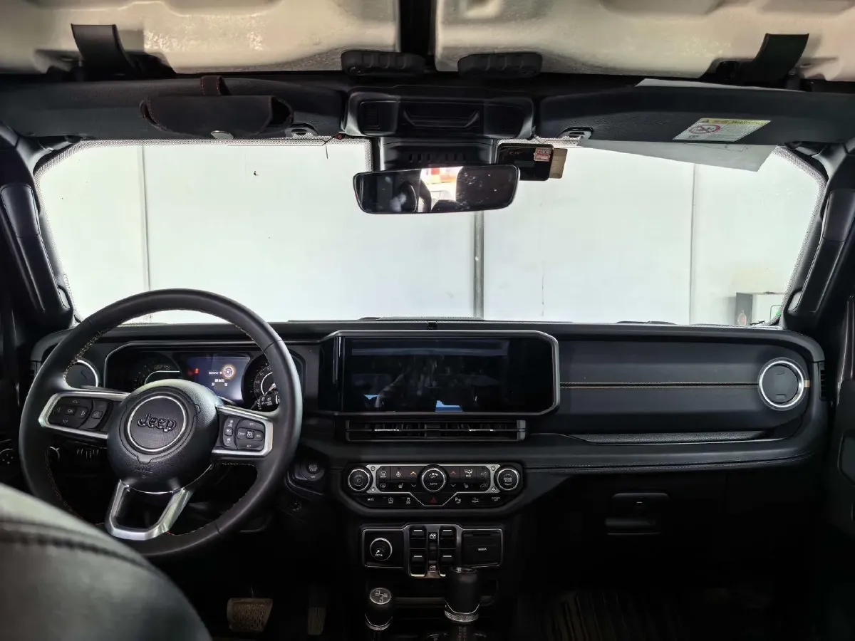 2025 Jeep Wrangler 2.0T 266HP L4 8AT,autocango,china used car exporter,china ev exporter,chinese used car exporter,chinese used ev exporter