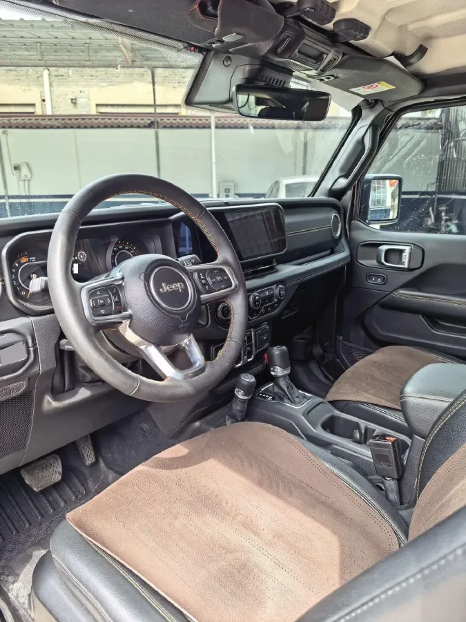 2025 Jeep Wrangler 2.0T 266HP L4 8AT,autocango,china used car exporter,china ev exporter,chinese used car exporter,chinese used ev exporter