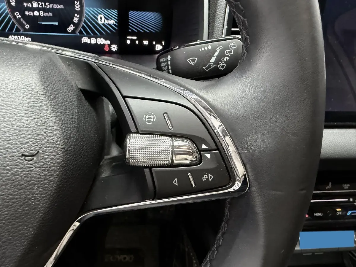 2022 Skoda Karoq 1.4T 150HP L4 7DCT,autocango,china used car exporter,china ev exporter,chinese used car exporter,chinese used ev exporter