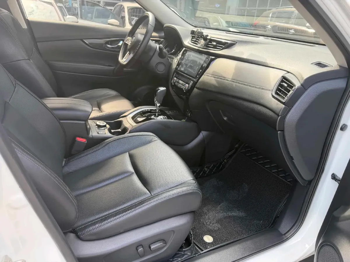 2019 Nissan X-Trail 2.5L 186HP L4 CVT,autocango,china used car exporter,china ev exporter,chinese used car exporter,chinese used ev exporter