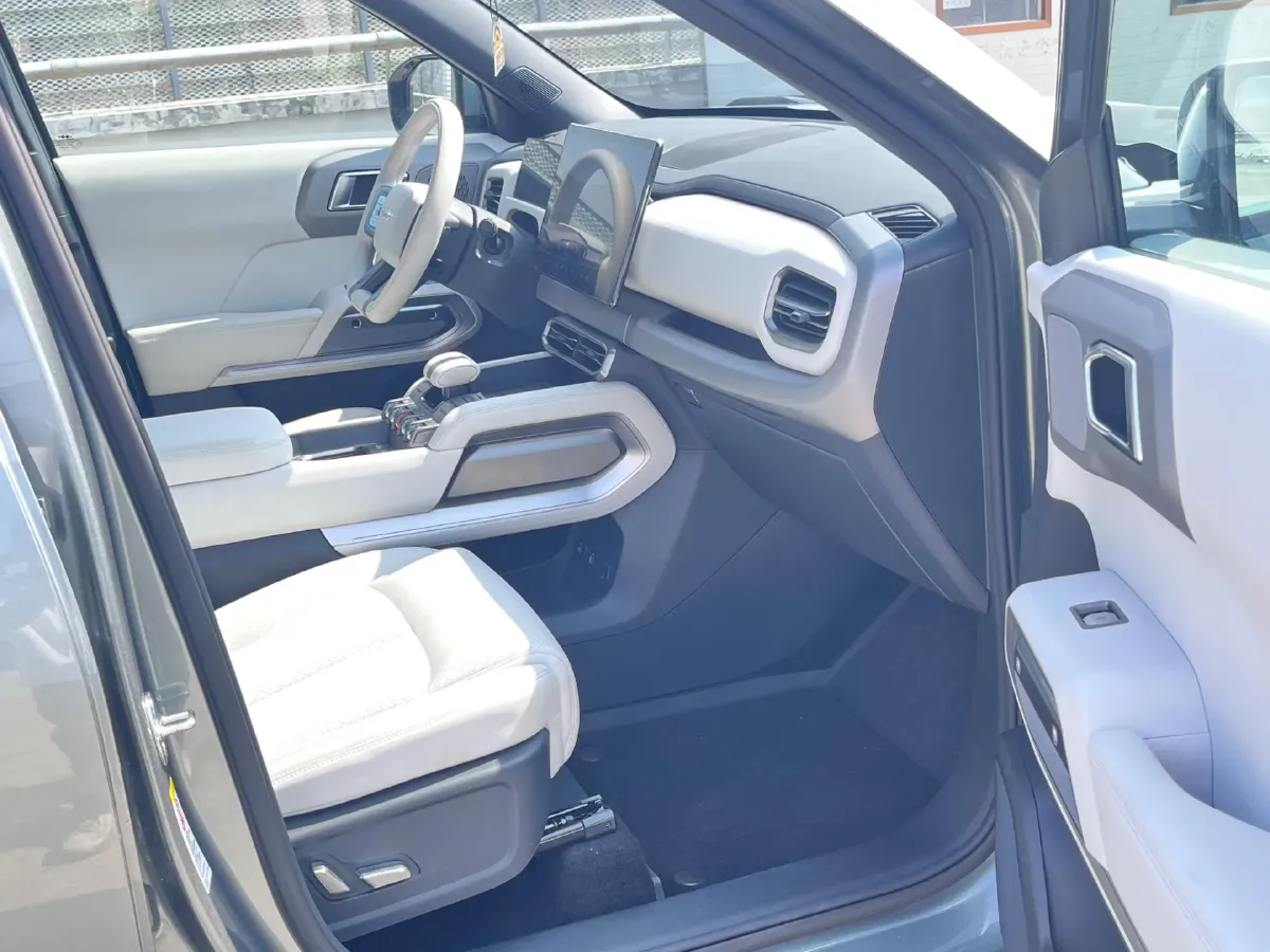 2025 FangChengBao Tai 3 BEV,autocango,china used car exporter,china ev exporter,chinese used car exporter,chinese used ev exporter