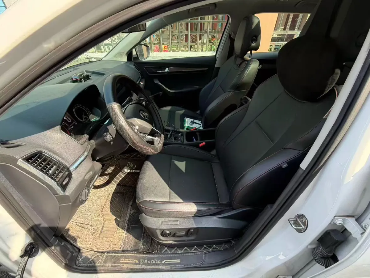 2021 Skoda Karoq 1.4T 150HP L4 7DCT,autocango,china used car exporter,china ev exporter,chinese used car exporter,chinese used ev exporter