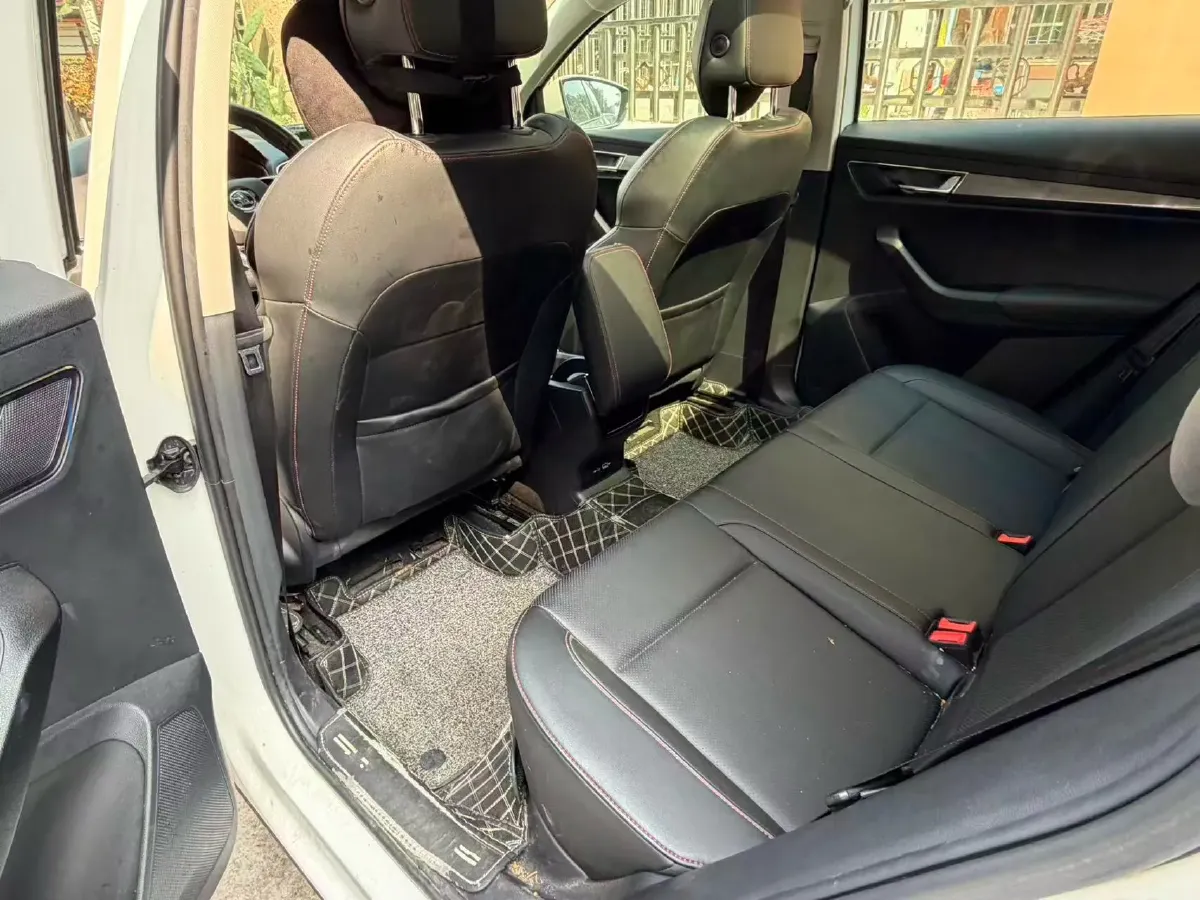 2021 Skoda Karoq 1.4T 150HP L4 7DCT,autocango,china used car exporter,china ev exporter,chinese used car exporter,chinese used ev exporter