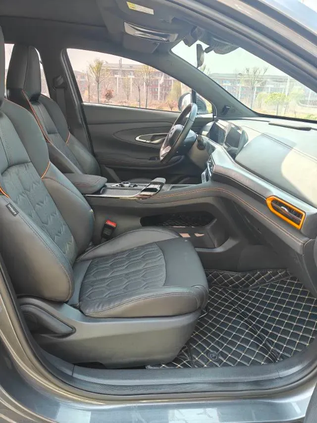 2022 ChangAn UNI-T 1.5T 188HP L4 7DCT,autocango,china used car exporter,china ev exporter,chinese used car exporter,chinese used ev exporter