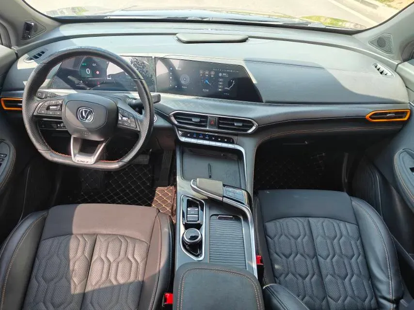 2022 ChangAn UNI-T 1.5T 188HP L4 7DCT,autocango,china used car exporter,china ev exporter,chinese used car exporter,chinese used ev exporter