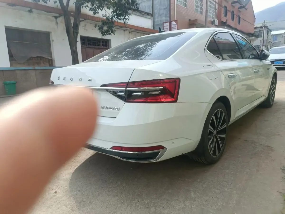 2023 Skoda Superb 1.4T 150HP L4 7DCT,autocango,china used car exporter,china ev exporter,chinese used car exporter,chinese used ev exporter