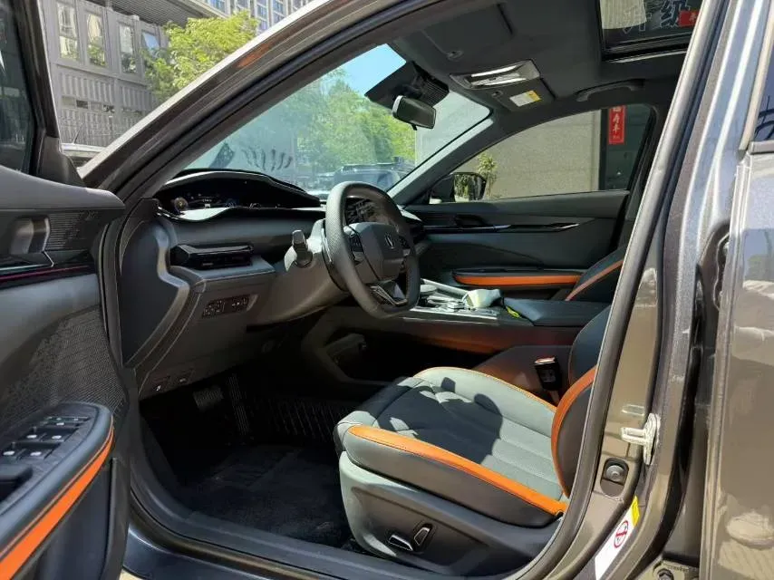 2024 ChangAn UNI-V 1.5T 188HP L4 7DCT,autocango,china used car exporter,china ev exporter,chinese used car exporter,chinese used ev exporter