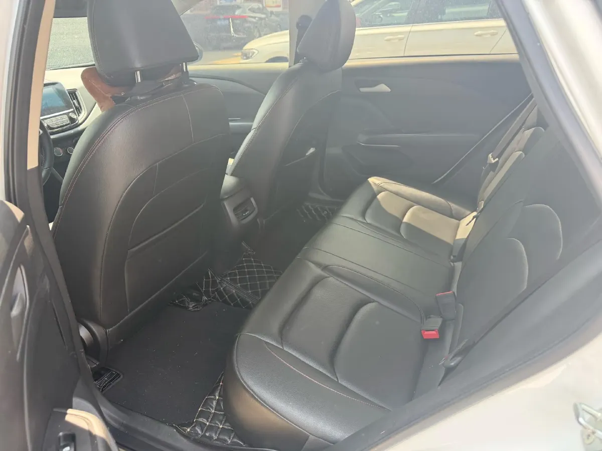 2020 Chevrolet Monza 1.0T 125HP L3 6DCT,autocango,china used car exporter,china ev exporter,chinese used car exporter,chinese used ev exporter