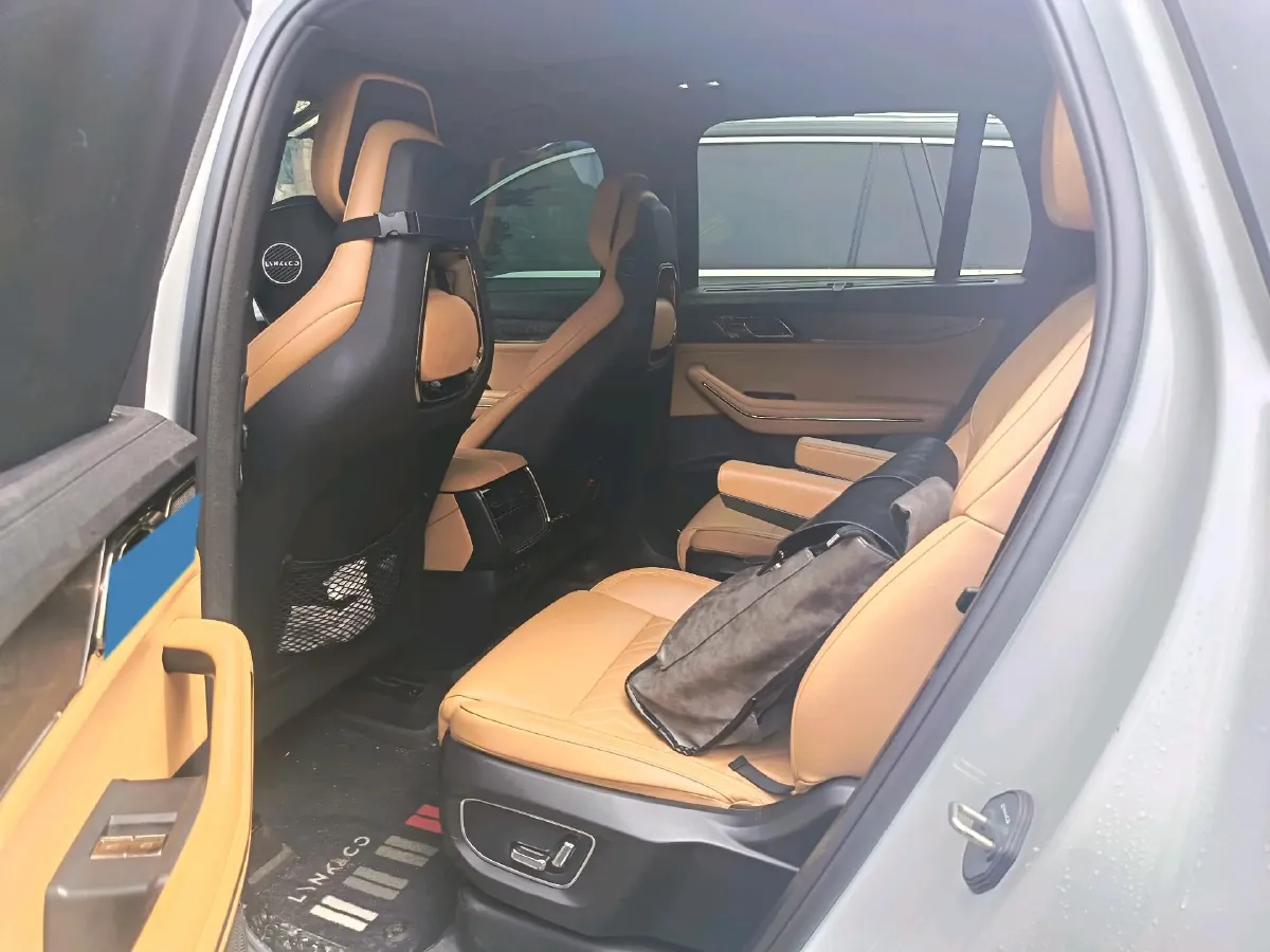 2021 Buick GL8 2.0T 237HP L4 9AT,autocango,china used car exporter,china ev exporter,chinese used car exporter,chinese used ev exporter