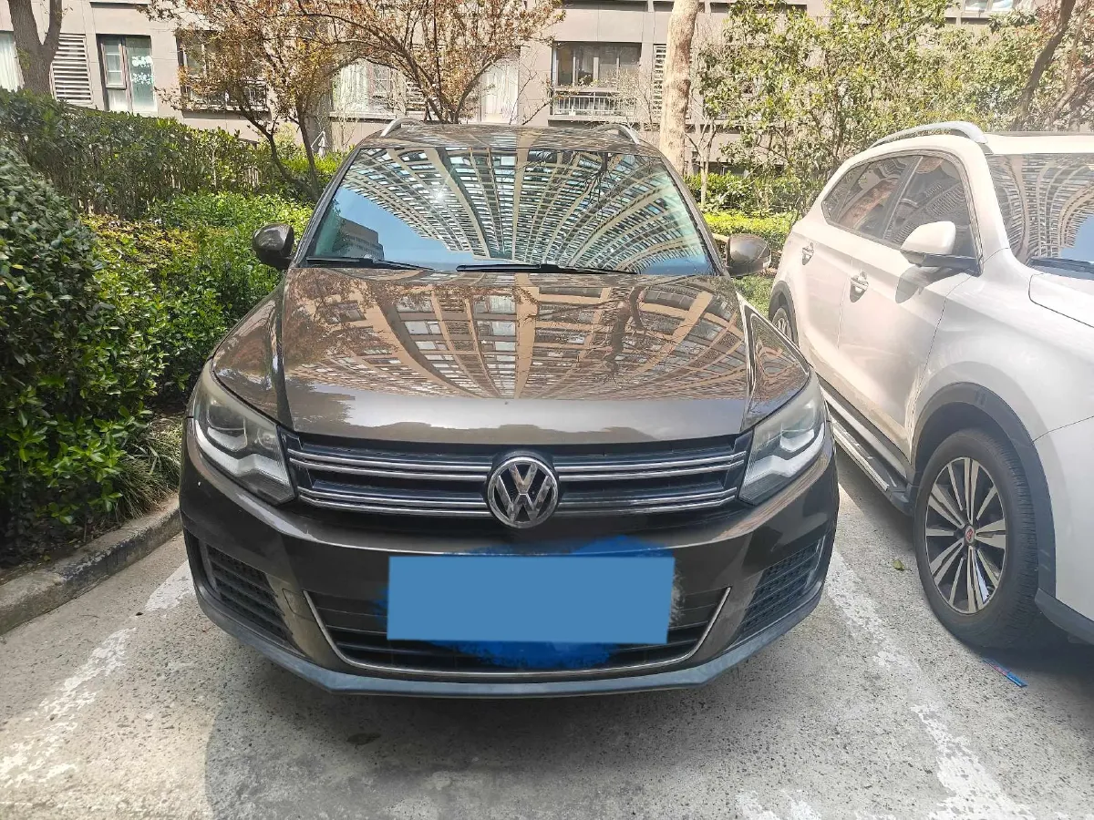 2013 Volkswagen Tiguan 2.0T 200HP L4 6AT,autocango,china used car exporter,china ev exporter,chinese used car exporter,chinese used ev exporter