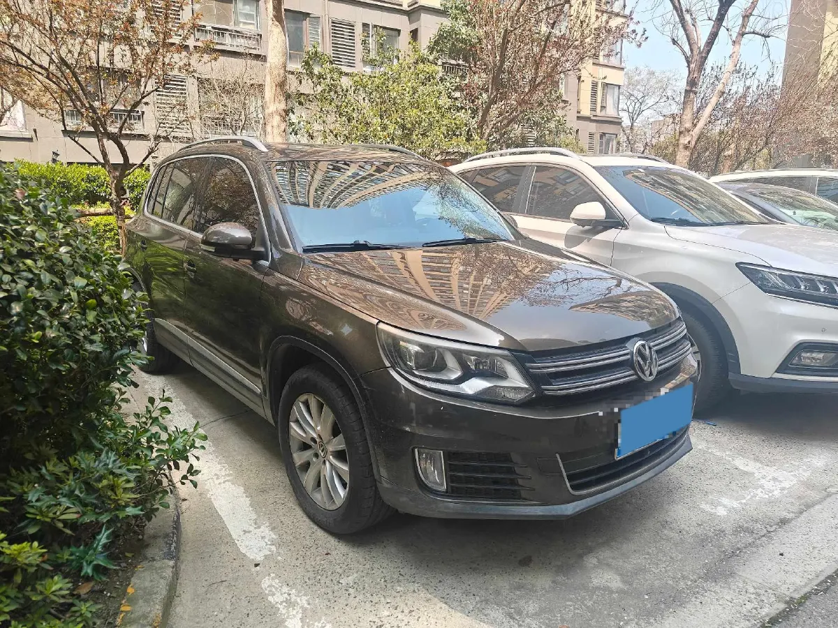 2013 Volkswagen Tiguan 2.0T 200HP L4 6AT,autocango,china used car exporter,china ev exporter,chinese used car exporter,chinese used ev exporter