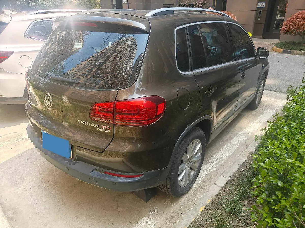 2013 Volkswagen Tiguan 2.0T 200HP L4 6AT,autocango,china used car exporter,china ev exporter,chinese used car exporter,chinese used ev exporter