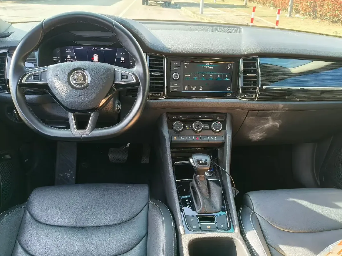 2020 Skoda Kodiak 2.0T 186HP L4 7DCT,autocango,china used car exporter,china ev exporter,chinese used car exporter,chinese used ev exporter