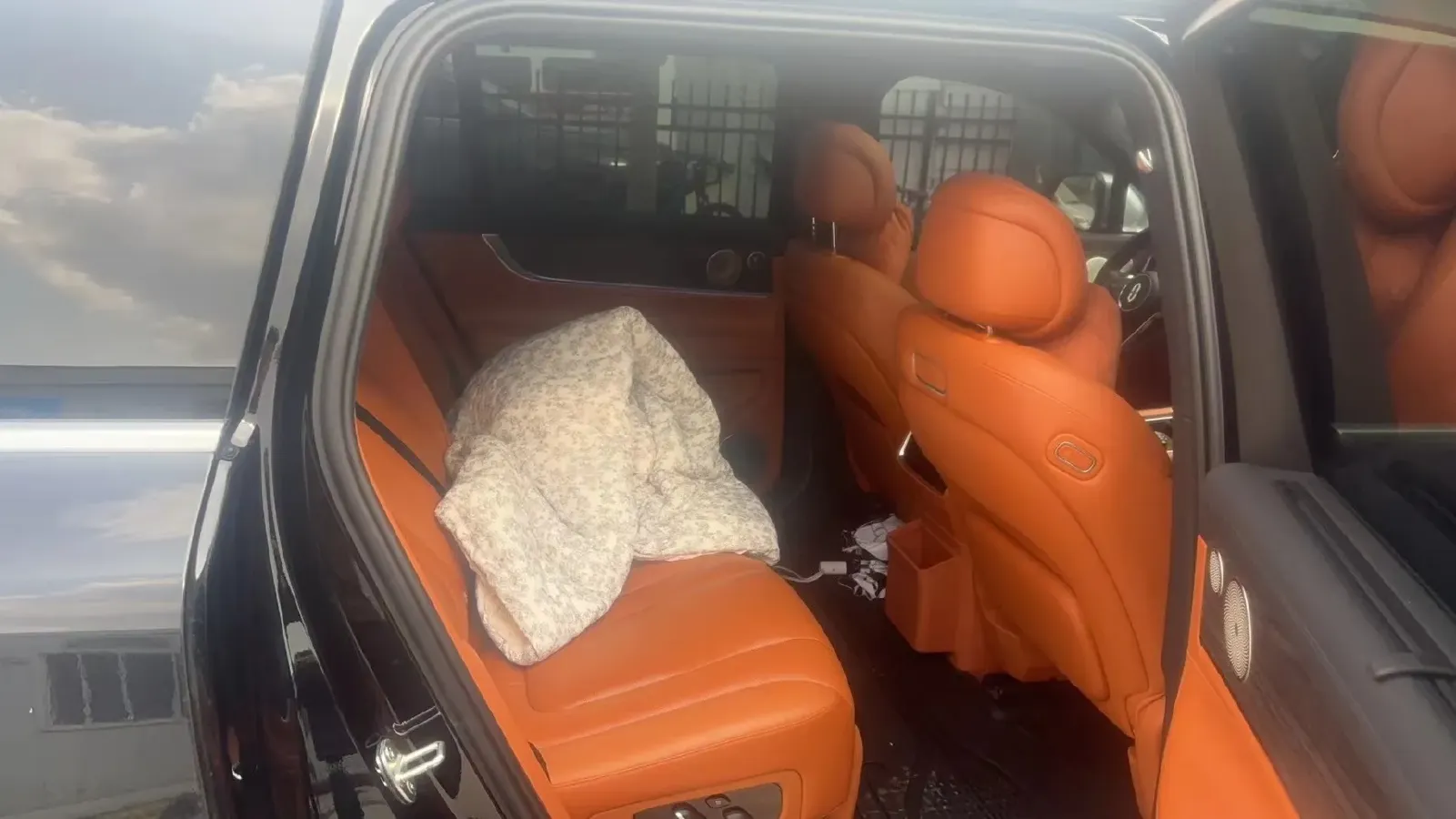 2024 AITO AITO M9 BEV 100KWH,autocango,china used car exporter,china ev exporter,chinese used car exporter,chinese used ev exporter