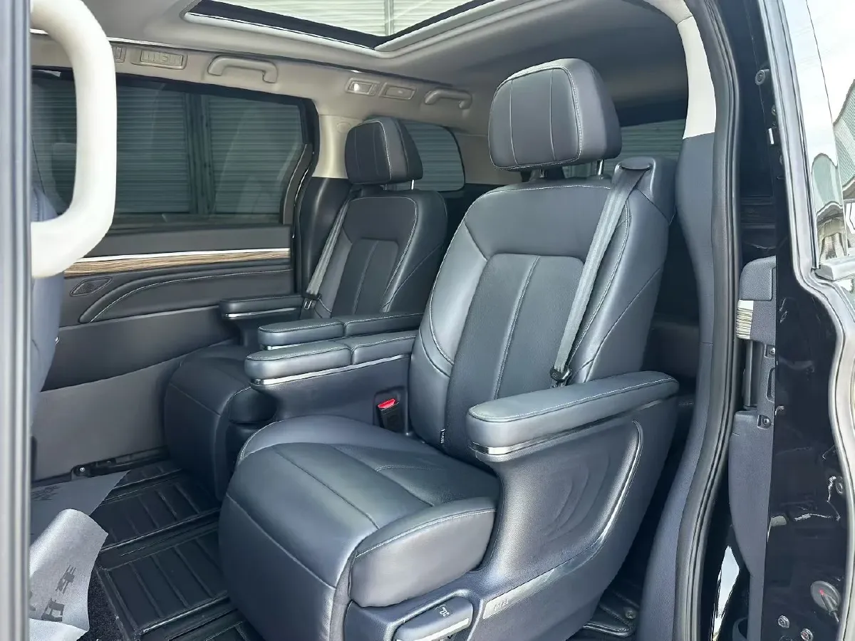 2023 GAC Trumpchi M8 2.0T 252HP L4 8AT,autocango,china used car exporter,china ev exporter,chinese used car exporter,chinese used ev exporter