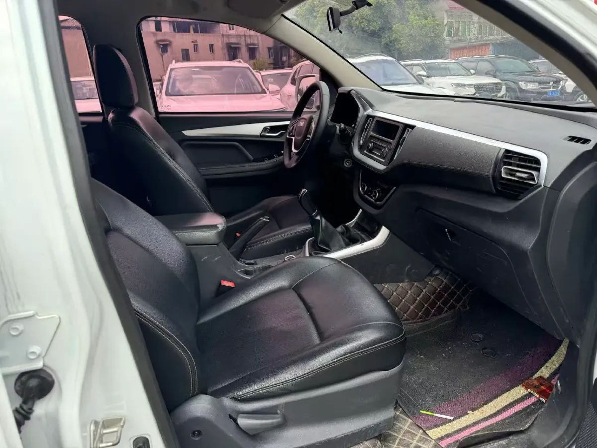 2020 Isuzu RE-MAX Jim 2.4T 211HP L4 5MT,autocango,china used car exporter,china ev exporter,chinese used car exporter,chinese used ev exporter