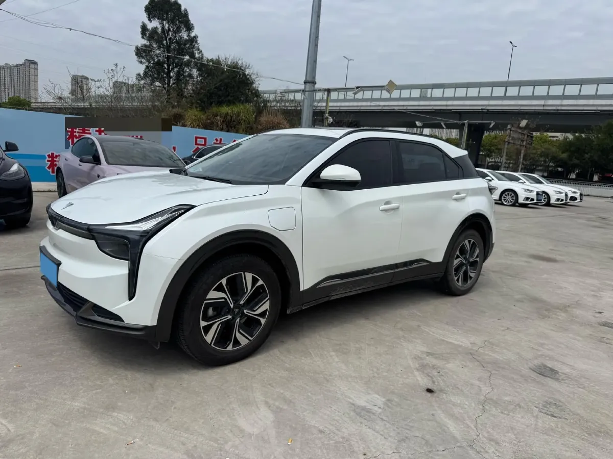 2022 Venucia Grand V 1.5T 190HP L4 7DCT,autocango,china used car exporter,china ev exporter,chinese used car exporter,chinese used ev exporter