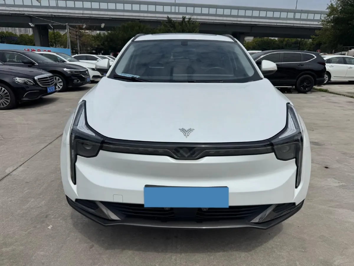 2022 Venucia Grand V 1.5T 190HP L4 7DCT,autocango,china used car exporter,china ev exporter,chinese used car exporter,chinese used ev exporter