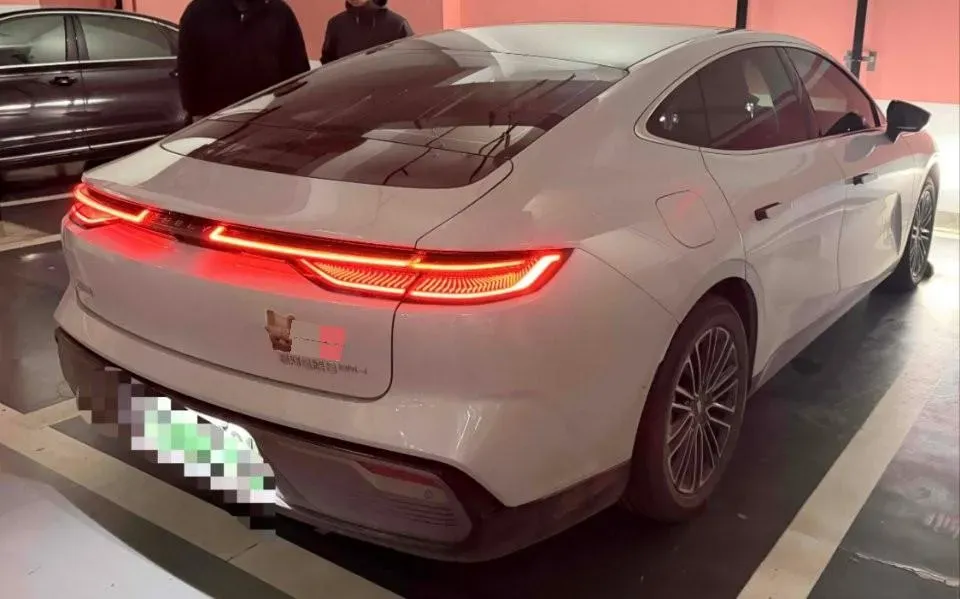 2025 Geely Galaxy Starshine 8 1.5L 112HP L4 1DHT PHEV,autocango,china used car exporter,china ev exporter,chinese used car exporter,chinese used ev exporter