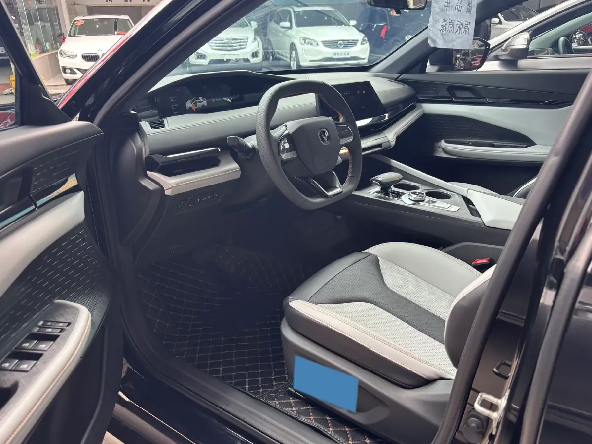 2024 ChangAn UNI-V iDD 1.5L 110HP L4 E-CVT PHEV 18.99KWH,autocango,china used car exporter,china ev exporter,chinese used car exporter,chinese used ev exporter