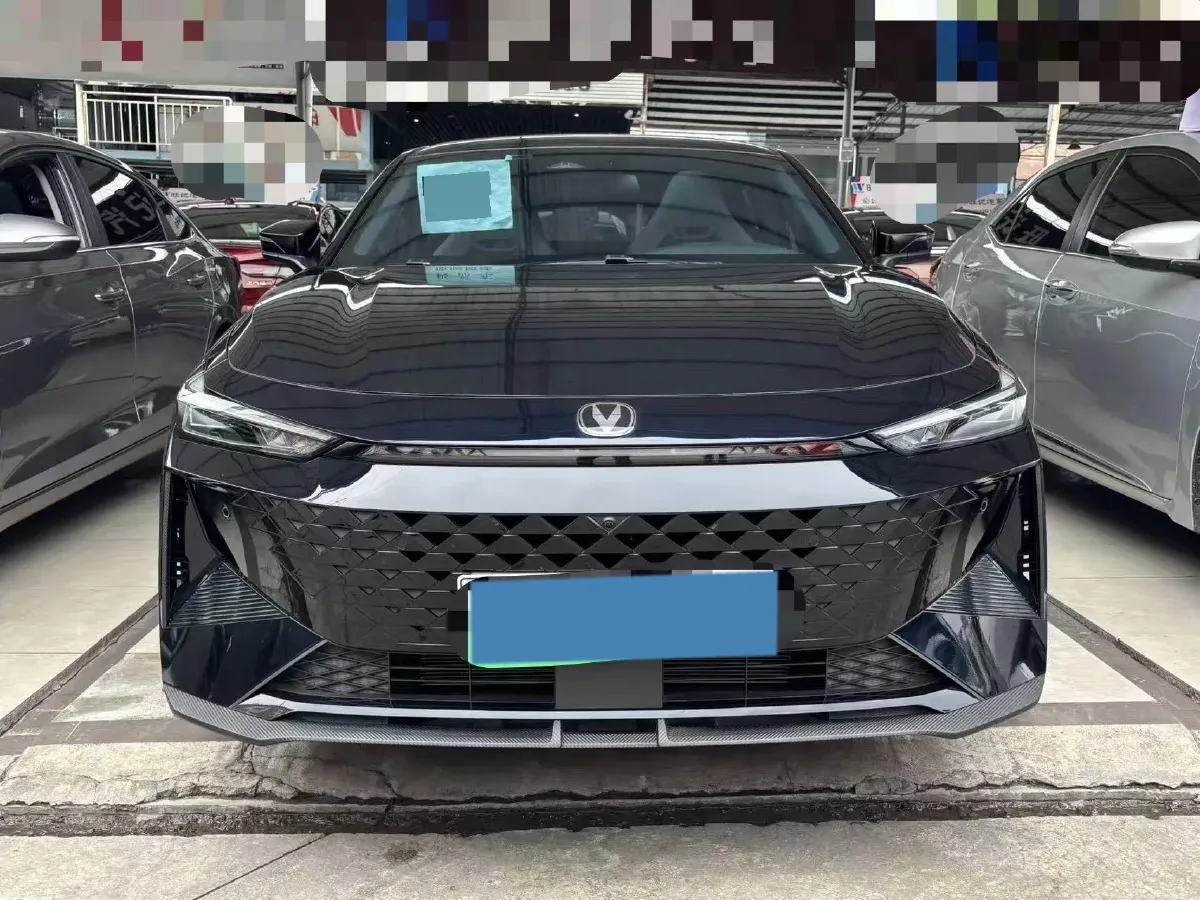 2024 ChangAn UNI-V iDD 1.5L 110HP L4 E-CVT PHEV 18.99KWH,autocango,china used car exporter,china ev exporter,chinese used car exporter,chinese used ev exporter