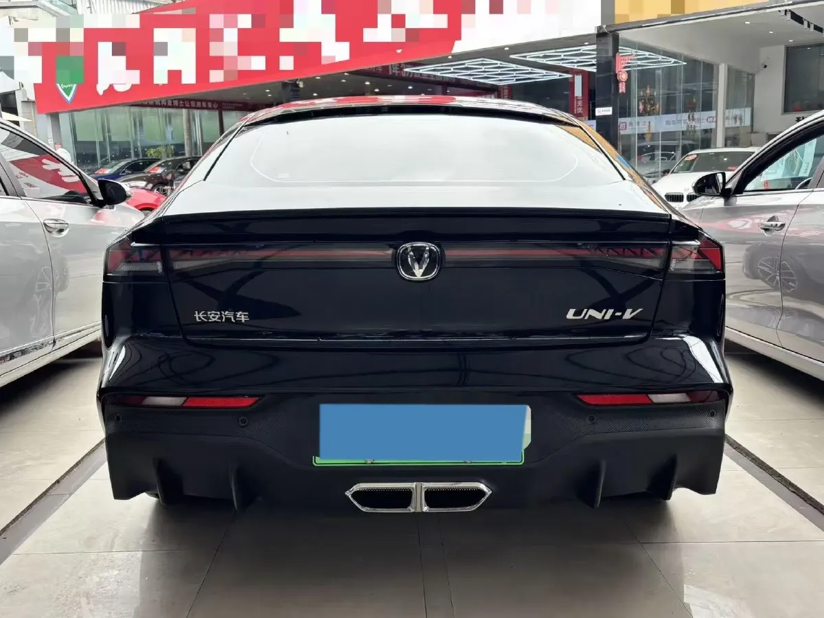 2024 ChangAn UNI-V iDD 1.5L 110HP L4 E-CVT PHEV 18.99KWH,autocango,china used car exporter,china ev exporter,chinese used car exporter,chinese used ev exporter
