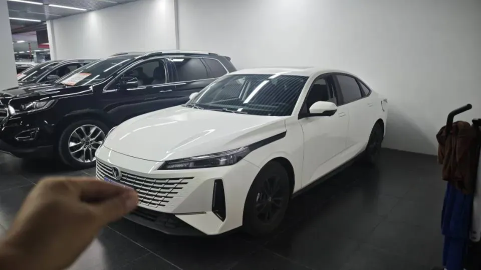 2023 ChangAn Oshan Z6 1.5T 188HP L4 7DCT,autocango,china used car exporter,china ev exporter,chinese used car exporter,chinese used ev exporter