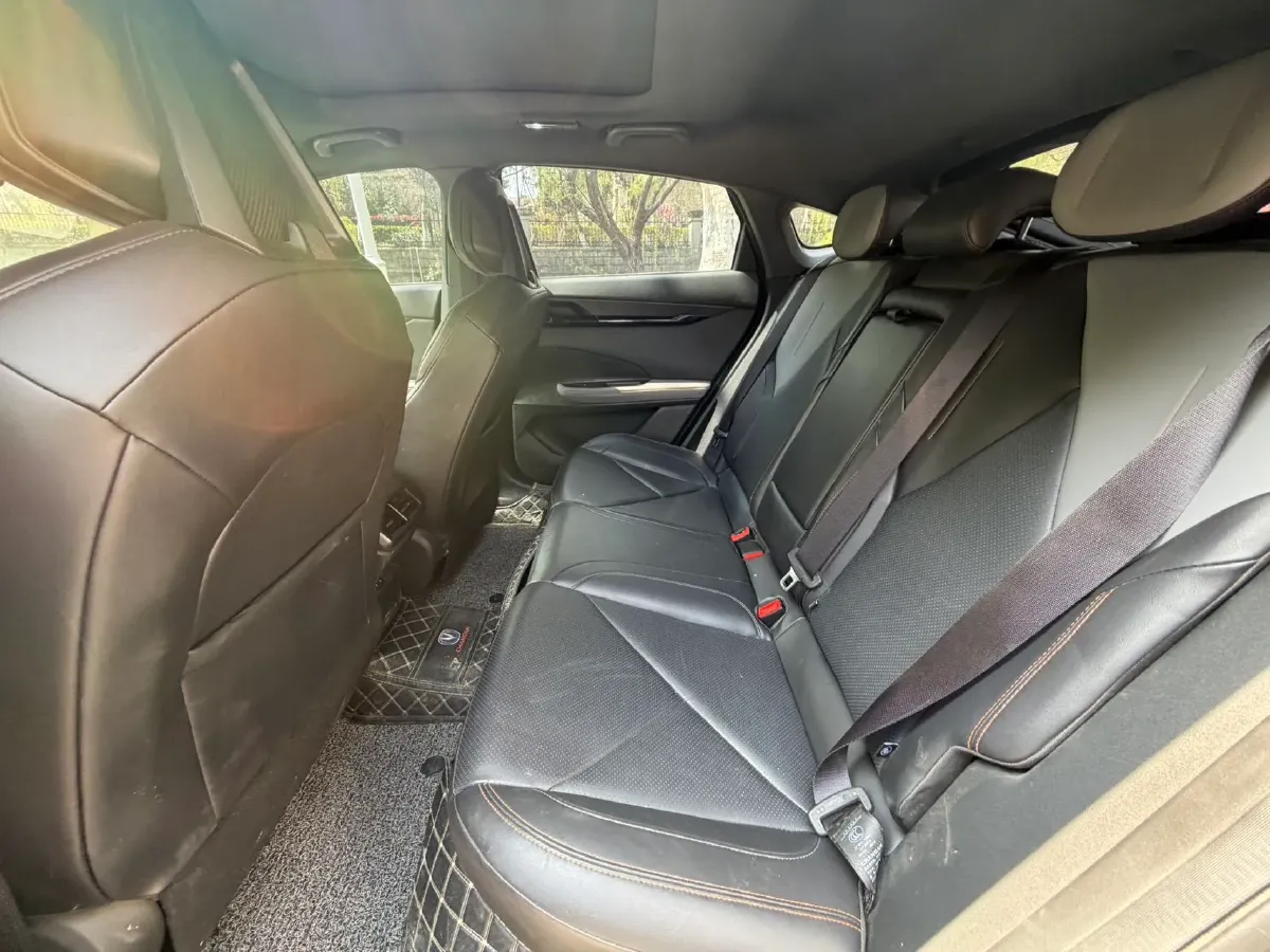 2022 ChangAn UNI-V 1.5T 188HP L4 7DCT,autocango,china used car exporter,china ev exporter,chinese used car exporter,chinese used ev exporter