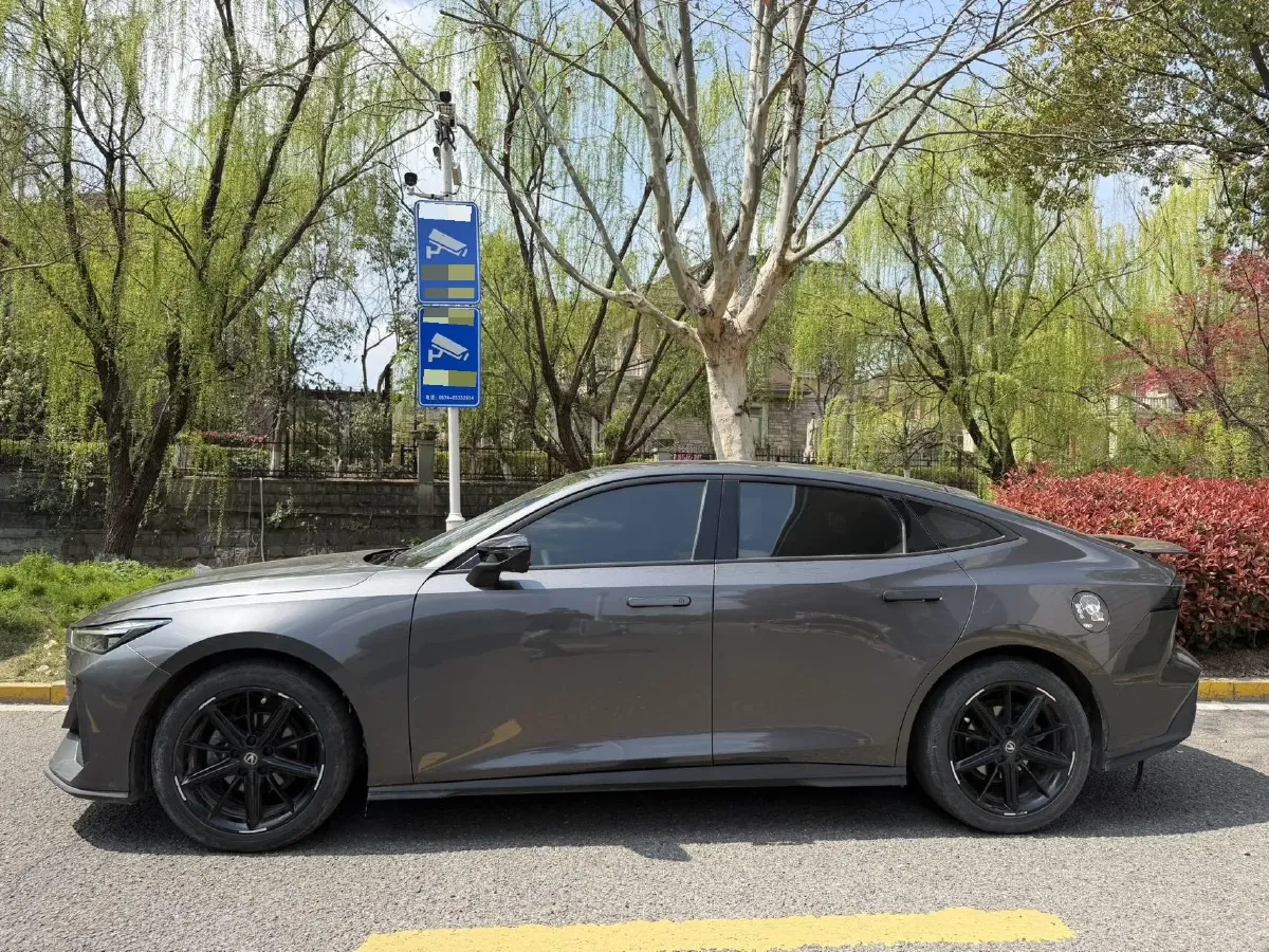 2022 ChangAn UNI-V 1.5T 188HP L4 7DCT,autocango,china used car exporter,china ev exporter,chinese used car exporter,chinese used ev exporter